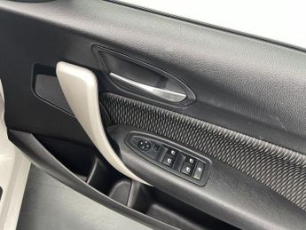 BMW 1 SERIES 1.5 118i SE Hatchback 5dr Petrol Auto Euro 6 (s/s) (136 ps)