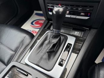 MERCEDES-BENZ E-CLASS 5.5 E500 V8 Sport Cabriolet 2dr Petrol G-Tronic Euro 5 (387 ps)