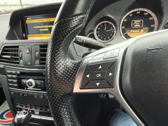 MERCEDES-BENZ E-CLASS 5.5 E500 V8 Sport Cabriolet 2dr Petrol G-Tronic Euro 5 (387 ps)