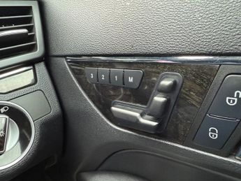 MERCEDES-BENZ E-CLASS 5.5 E500 V8 Sport Cabriolet 2dr Petrol G-Tronic Euro 5 (387 ps)