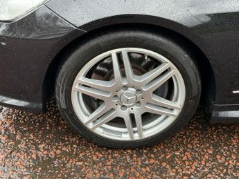 MERCEDES-BENZ E-CLASS 5.5 E500 V8 Sport Cabriolet 2dr Petrol G-Tronic Euro 5 (387 ps)