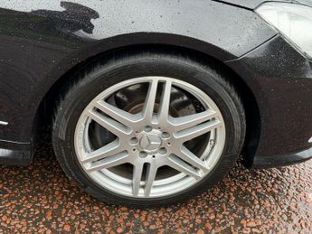 MERCEDES-BENZ E-CLASS 5.5 E500 V8 Sport Cabriolet 2dr Petrol G-Tronic Euro 5 (387 ps)