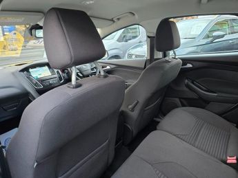 FORD FOCUS AUTOMATIC 1.0T EcoBoost Titanium Hatchback 5dr Petrol Auto Euro 