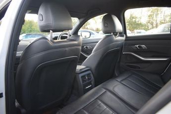 BMW 3 SERIES 2.0 320d M Sport Saloon 4dr Diesel Auto Euro 6 (s/s) (190 ps)