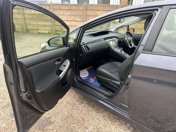 TOYOTA PRIUS 1.8 VVT-h Hatchback 5dr Petrol Plug-in Hybrid CVT Euro 5 (s/s) (