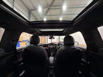 MINI Electric Hatch Cooper SE 32.6kWh Level 3 Hatchback 3dr Electric Auto (184 ps)