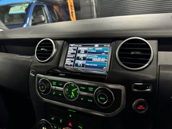 LAND ROVER DISCOVERY 4 3.0 SD V6 HSE Luxury SUV 5dr Diesel Auto 4WD Euro 5 (255 bhp)