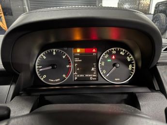 LAND ROVER DISCOVERY 4 3.0 SD V6 HSE Luxury SUV 5dr Diesel Auto 4WD Euro 5 (255 bhp)