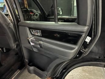 LAND ROVER DISCOVERY 4 3.0 SD V6 HSE Luxury SUV 5dr Diesel Auto 4WD Euro 5 (255 bhp)