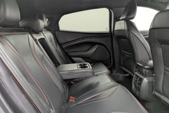 FORD MUSTANG MACH-E Standard Range 70kWh SUV 5dr Electric Automatic AWD (269 ps)