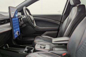 FORD MUSTANG MACH-E Standard Range 70kWh SUV 5dr Electric Automatic AWD (269 ps)