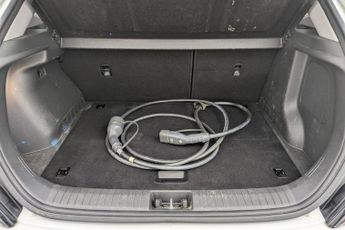 HYUNDAI KONA 64kWh Premium SUV 5dr Electric Auto (10.5kW Charger) (204 ps)
