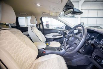 FORD KUGA 1.5T EcoBoost Vignale SUV 5dr Petrol Auto AWD Euro 6 (s/s) (176 