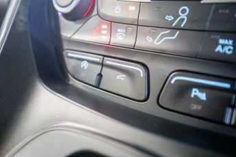 FORD KUGA 1.5T EcoBoost Vignale SUV 5dr Petrol Auto AWD Euro 6 (s/s) (176 