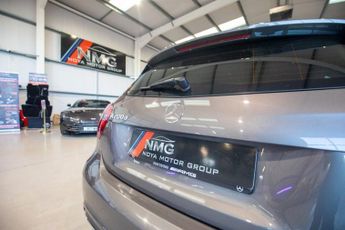 MERCEDES-BENZ A-CLASS 2.1 A200d AMG Line Hatchback 5dr Diesel 7G-DCT Euro 6 (s/s) (136