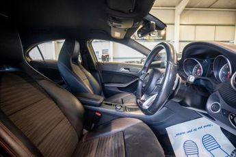 MERCEDES-BENZ A-CLASS 2.1 A200d AMG Line Hatchback 5dr Diesel 7G-DCT Euro 6 (s/s) (136