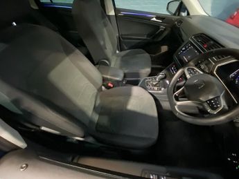 VOLKSWAGEN TIGUAN 1.5 TSI Elegance SUV 5dr Petrol DSG Euro 6 (s/s) (150 ps)