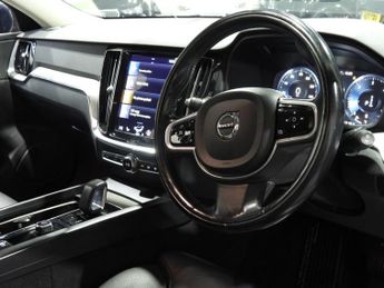 VOLVO V60 CROSS COUNTRY 2.0 B4 MHEV Estate 5dr Diesel Hybrid Auto AWD Euro 6 (s/s) (197 