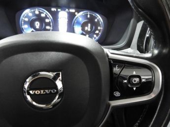 VOLVO V60 CROSS COUNTRY 2.0 B4 MHEV Estate 5dr Diesel Hybrid Auto AWD Euro 6 (s/s) (197 