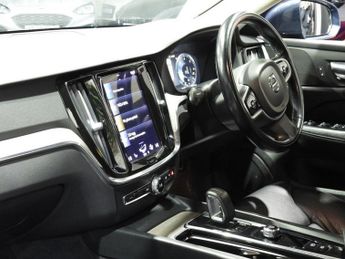 VOLVO V60 CROSS COUNTRY 2.0 B4 MHEV Estate 5dr Diesel Hybrid Auto AWD Euro 6 (s/s) (197 