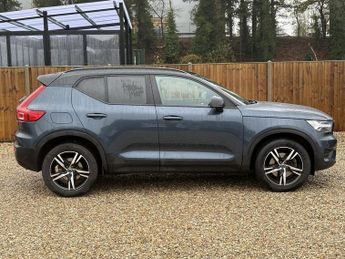 VOLVO XC40 2.0 B4 MHEV R-Design SUV 5dr Petrol Hybrid DCT Auto Euro 6 (s/s)