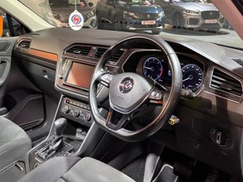 VOLKSWAGEN TIGUAN 2.0 TDI BlueMotion Tech SEL SUV 5dr Diesel DSG 4Motion Euro 6 (s