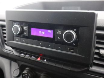 RENAULT TRAFIC 2.0 dCi Blue SL28 Business Panel Van 5dr Diesel Manual L1 H1 Eur