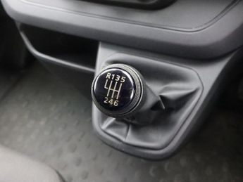 RENAULT TRAFIC 2.0 dCi Blue SL28 Business Panel Van 5dr Diesel Manual L1 H1 Eur