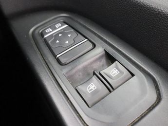 RENAULT TRAFIC 2.0 dCi Blue SL28 Business Panel Van 5dr Diesel Manual L1 H1 Eur