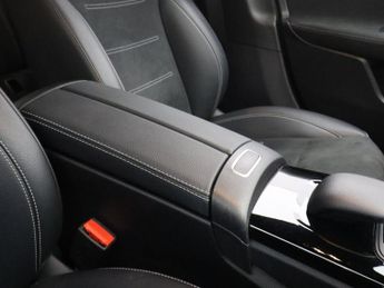 MERCEDES-BENZ A-CLASS 2.0 A200d AMG Line Edition (Executive) Saloon 4dr Diesel 8G-DCT 