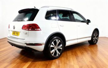 VOLKSWAGEN TOUAREG 3.0 TDI V6 BlueMotion Tech R-Line SUV 5dr Diesel Tiptronic 4WD E