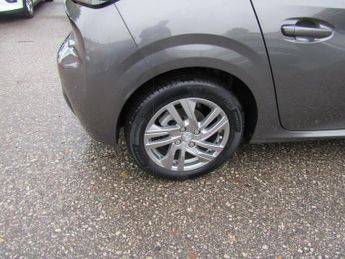 PEUGEOT 208 1.2 PureTech Active Hatchback 5dr Petrol AUTOMATIC Euro 6 (s/s) 