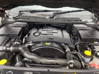 LAND ROVER RANGE ROVER SPORT 3.0 TDV6 HSE 5d 245 BHP