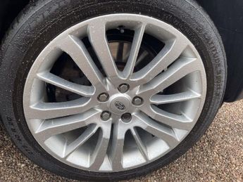 LAND ROVER RANGE ROVER SPORT 3.0 TDV6 HSE 5d 245 BHP