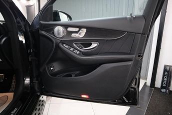 MERCEDES-BENZ GLC 3.0 GLC350d V6 AMG Line (Premium Plus) SUV 5dr Diesel G-Tronic 4