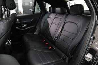MERCEDES-BENZ GLC 3.0 GLC350d V6 AMG Line (Premium Plus) SUV 5dr Diesel G-Tronic 4