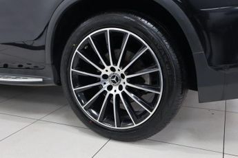 MERCEDES-BENZ GLC 3.0 GLC350d V6 AMG Line (Premium Plus) SUV 5dr Diesel G-Tronic 4