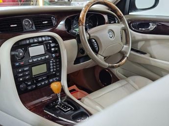 JAGUAR XJ 3.6 XJ8 SE Saloon 4dr Petrol Automatic (254 g/km, 262 bhp)