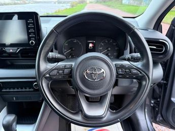 TOYOTA YARIS 1.5 VVT-h Icon Hatchback 5dr Petrol Hybrid E-CVT Euro 6 (s/s) (1