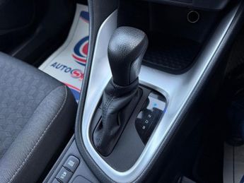 TOYOTA YARIS 1.5 VVT-h Icon Hatchback 5dr Petrol Hybrid E-CVT Euro 6 (s/s) (1