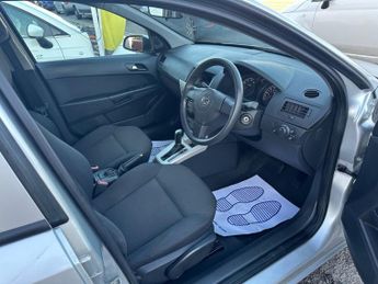 VAUXHALL ASTRA 1.8i 16v Life Hatchback 5dr Petrol Automatic (187 g/km, 138 bhp)