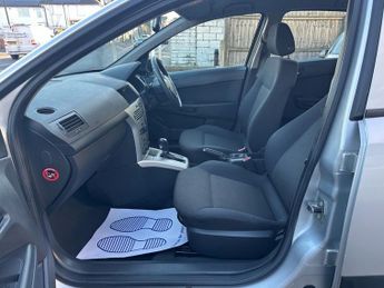 VAUXHALL ASTRA 1.8i 16v Life Hatchback 5dr Petrol Automatic (187 g/km, 138 bhp)