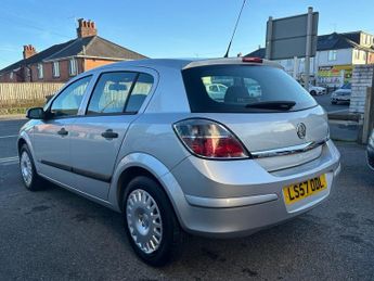 VAUXHALL ASTRA 1.8i 16v Life Hatchback 5dr Petrol Automatic (187 g/km, 138 bhp)