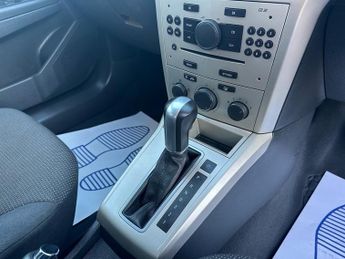 VAUXHALL ASTRA 1.8i 16v Life Hatchback 5dr Petrol Automatic (187 g/km, 138 bhp)