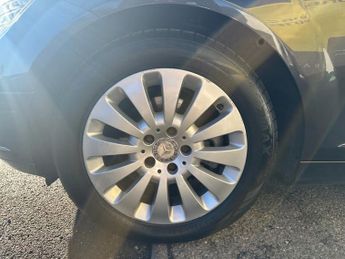 MERCEDES-BENZ C-CLASS 1.8 C180 BlueEfficiency Elegance Saloon 4dr Petrol Auto Euro 5 (