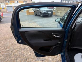 FIAT PUNTO 1.4 Easy Hatchback 5dr Petrol Dualogic Euro 5 (s/s) (77 bhp)