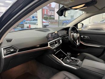 BMW 3 SERIES 2.0 330e 12kWh SE Pro Saloon 4dr Petrol Plug-in Hybrid Auto Euro