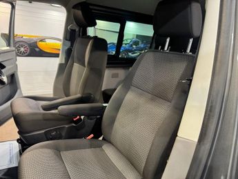 VOLKSWAGEN TRANSPORTER 2.0 TDI T32 Highline Kombi Double Cab 5dr Diesel DSG FWD LWB Hig