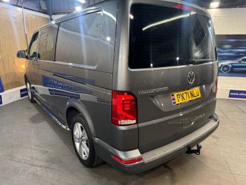 VOLKSWAGEN TRANSPORTER 2.0 TDI T32 Highline Kombi Double Cab 5dr Diesel DSG FWD LWB Hig