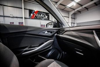 VAUXHALL GRANDLAND X 1.2 Turbo SE SUV 5dr Petrol Auto 8Spd Euro 6 (s/s) (130 ps)